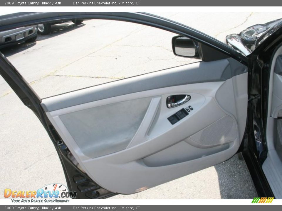 2009 Toyota Camry Black / Ash Photo #13