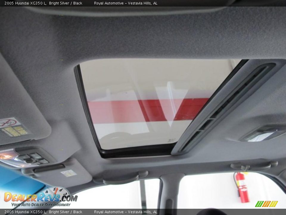 2005 Hyundai XG350 L Bright Silver / Black Photo #18