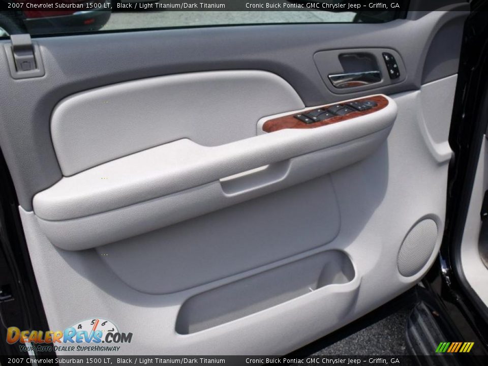 2007 Chevrolet Suburban 1500 LT Black / Light Titanium/Dark Titanium Photo #12