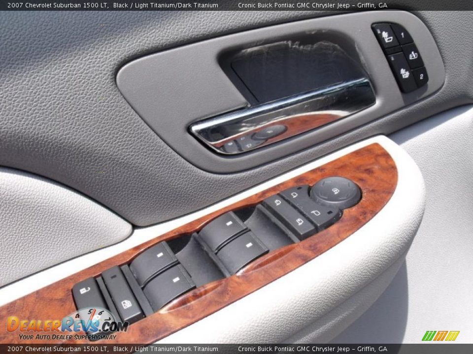 2007 Chevrolet Suburban 1500 LT Black / Light Titanium/Dark Titanium Photo #13