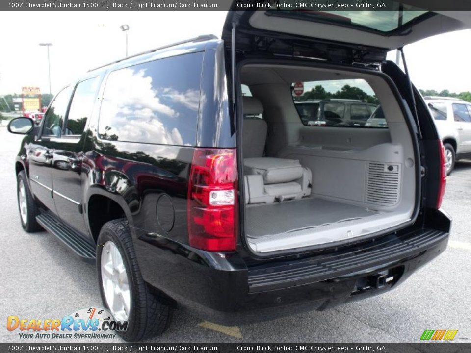 2007 Chevrolet Suburban 1500 LT Black / Light Titanium/Dark Titanium Photo #17