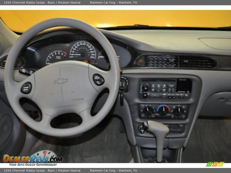 1999 Chevrolet Malibu Sedan Black / Medium Neutral Photo #7