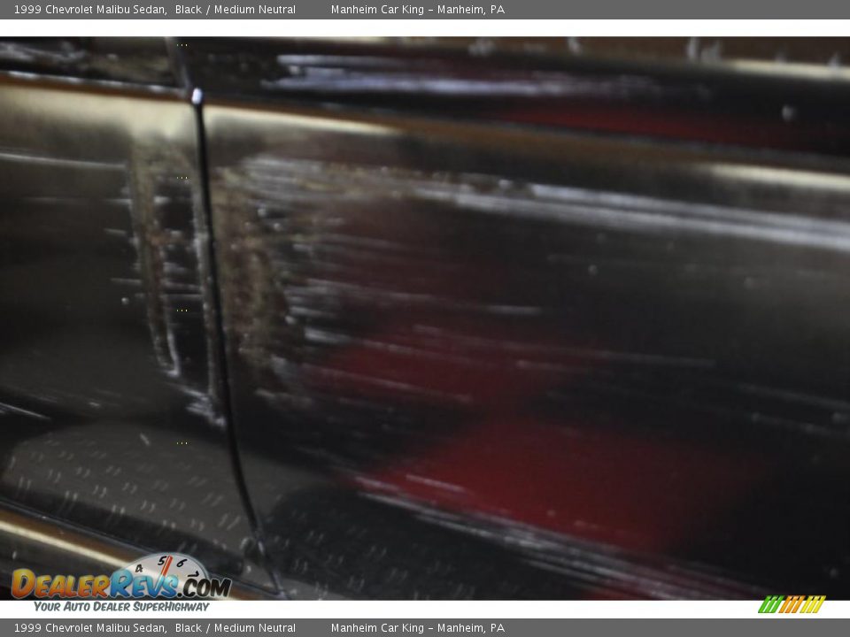 1999 Chevrolet Malibu Sedan Black / Medium Neutral Photo #17