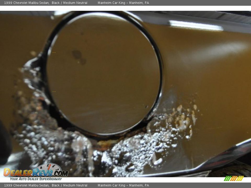 1999 Chevrolet Malibu Sedan Black / Medium Neutral Photo #18