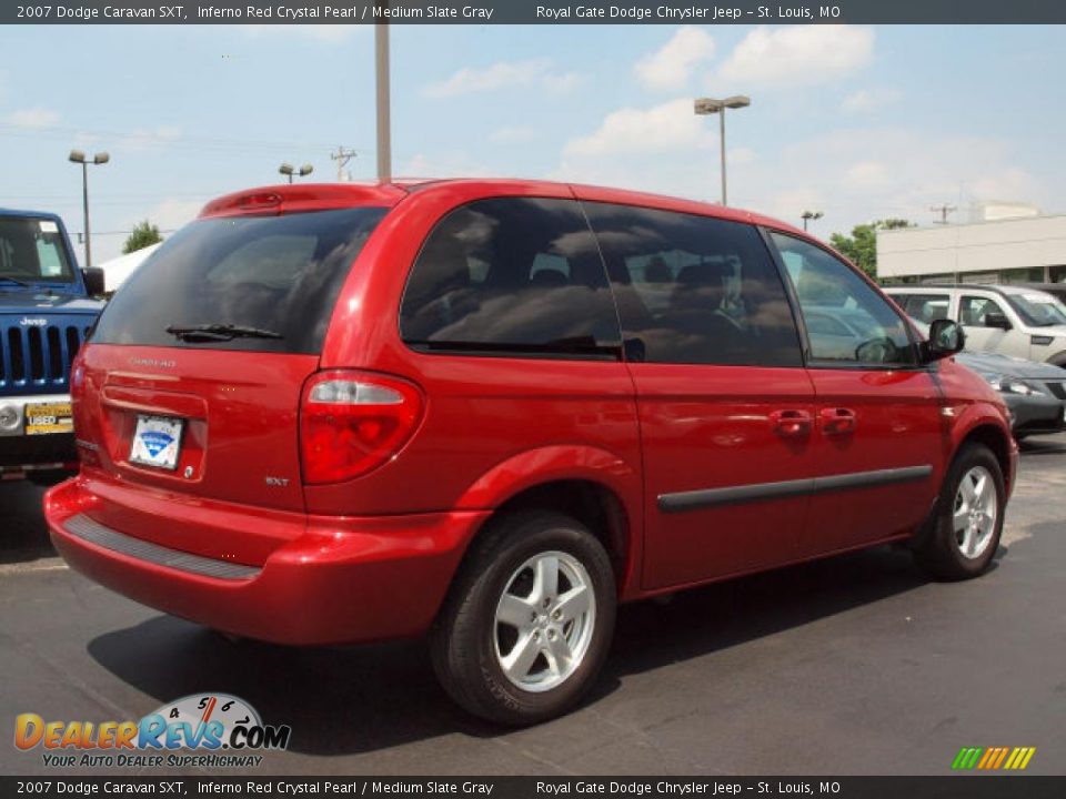2007 Dodge Caravan SXT Inferno Red Crystal Pearl / Medium Slate Gray Photo #3