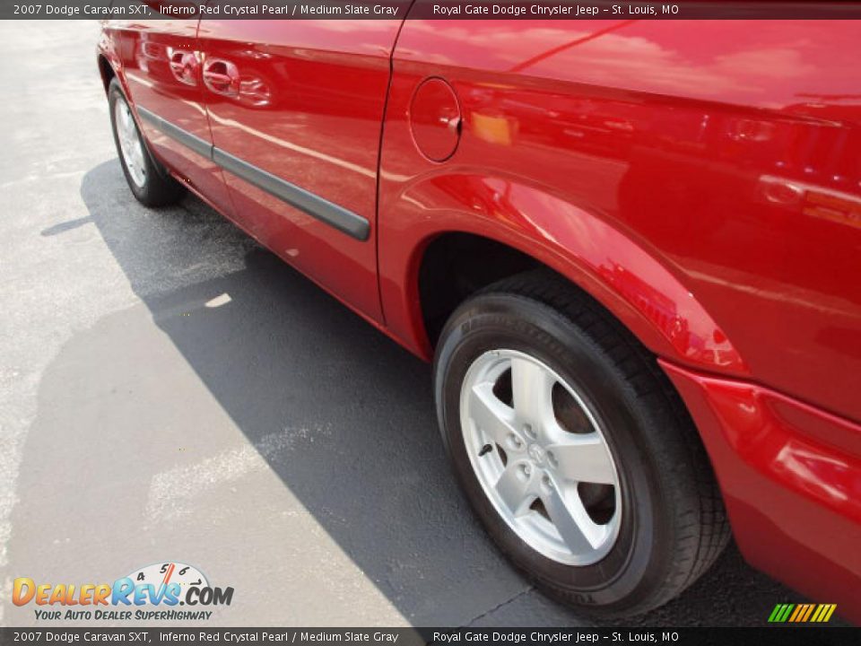 2007 Dodge Caravan SXT Inferno Red Crystal Pearl / Medium Slate Gray Photo #4