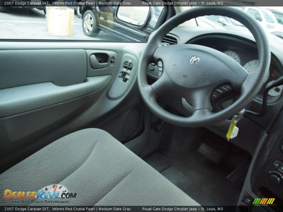 2007 Dodge Caravan SXT Inferno Red Crystal Pearl / Medium Slate Gray Photo #11