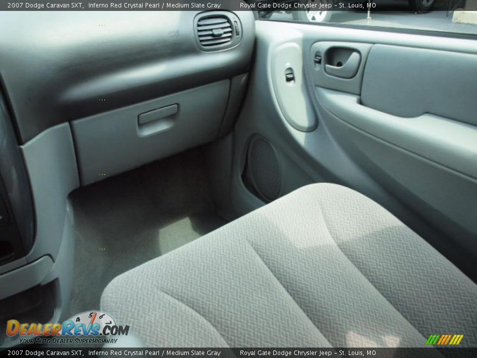 2007 Dodge Caravan SXT Inferno Red Crystal Pearl / Medium Slate Gray Photo #13