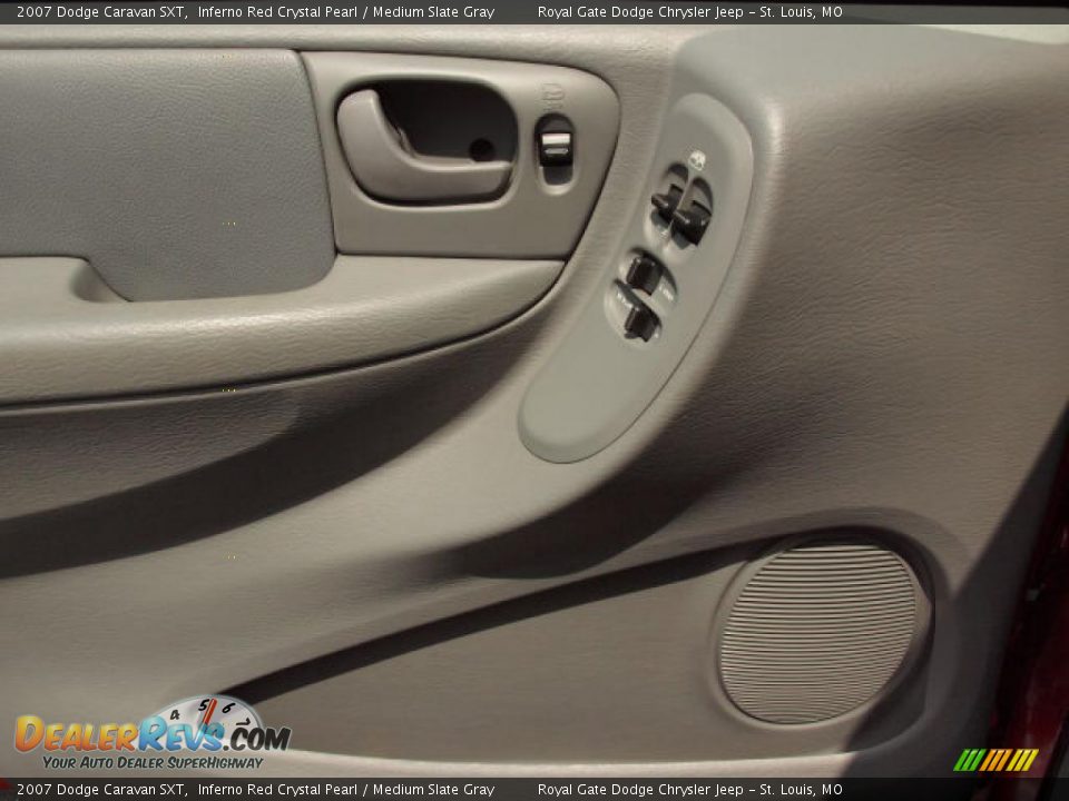 2007 Dodge Caravan SXT Inferno Red Crystal Pearl / Medium Slate Gray Photo #15