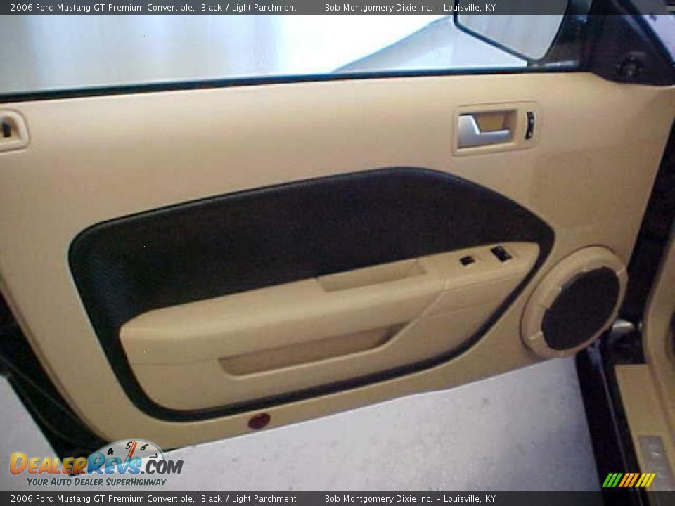 2006 Ford Mustang GT Premium Convertible Black / Light Parchment Photo #8