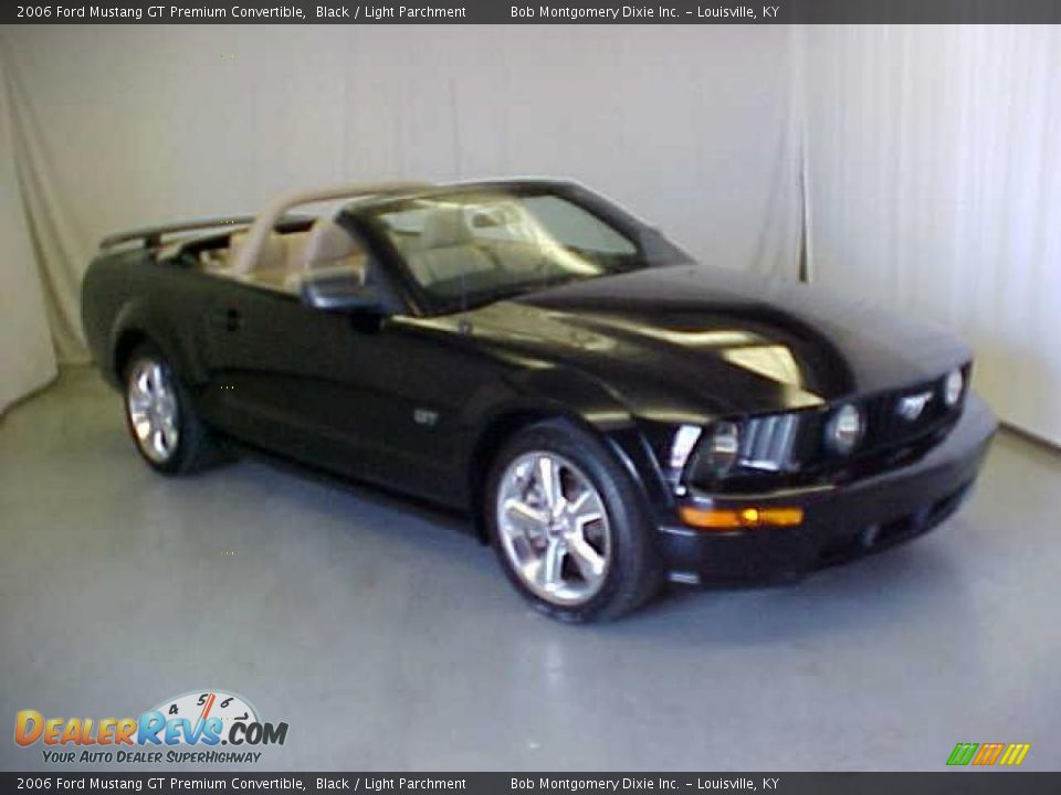 2006 Ford Mustang GT Premium Convertible Black / Light Parchment Photo #10