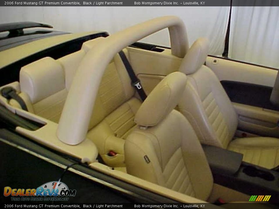 2006 Ford Mustang GT Premium Convertible Black / Light Parchment Photo #11