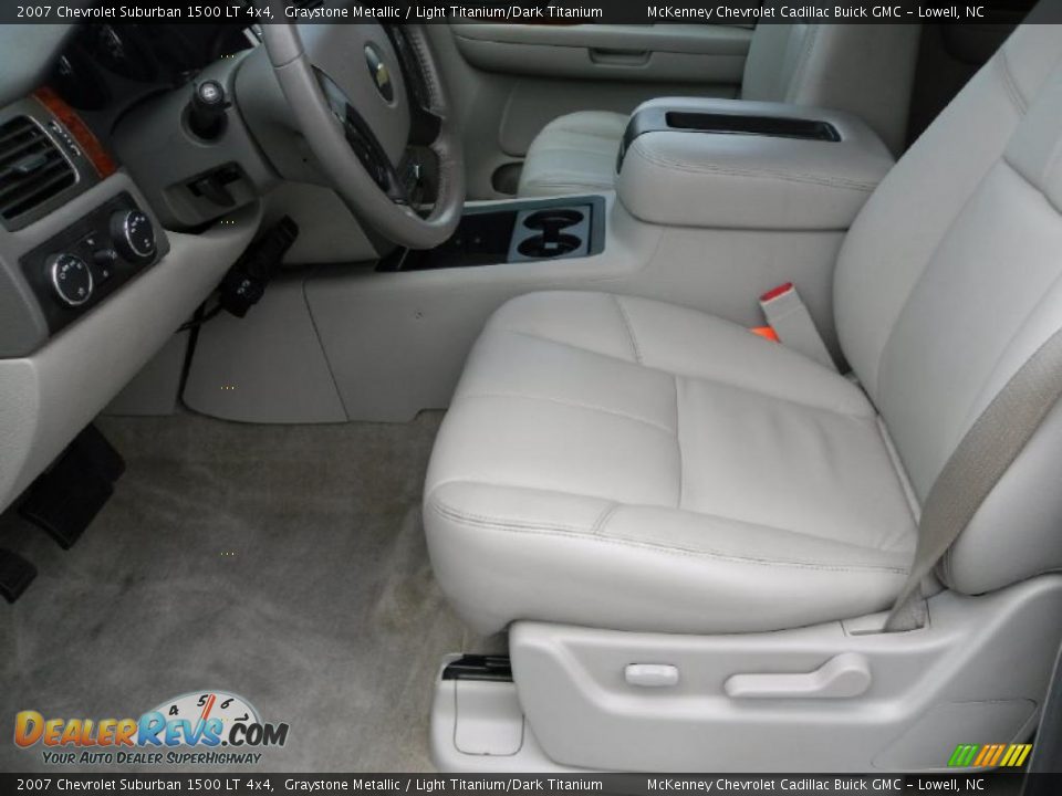 2007 Chevrolet Suburban 1500 LT 4x4 Graystone Metallic / Light Titanium/Dark Titanium Photo #7