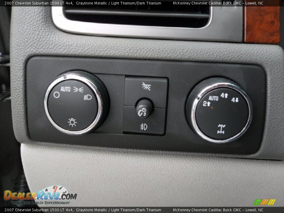 2007 Chevrolet Suburban 1500 LT 4x4 Graystone Metallic / Light Titanium/Dark Titanium Photo #10