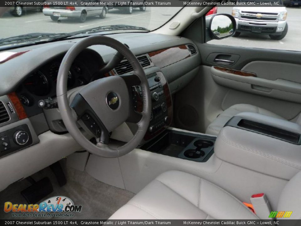 2007 Chevrolet Suburban 1500 LT 4x4 Graystone Metallic / Light Titanium/Dark Titanium Photo #29