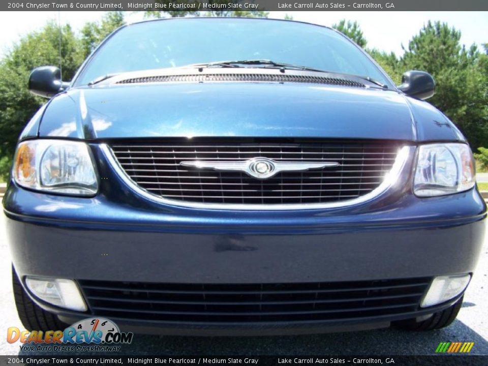 2004 Chrysler Town & Country Limited Midnight Blue Pearlcoat / Medium Slate Gray Photo #10