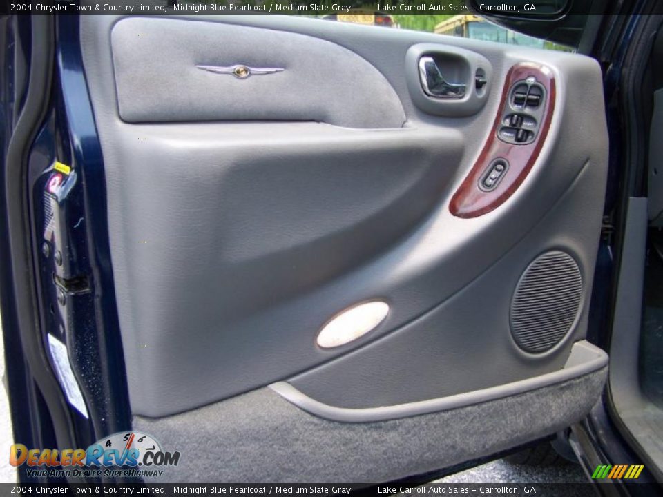 2004 Chrysler Town & Country Limited Midnight Blue Pearlcoat / Medium Slate Gray Photo #33