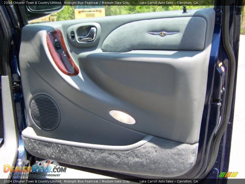 2004 Chrysler Town & Country Limited Midnight Blue Pearlcoat / Medium Slate Gray Photo #34