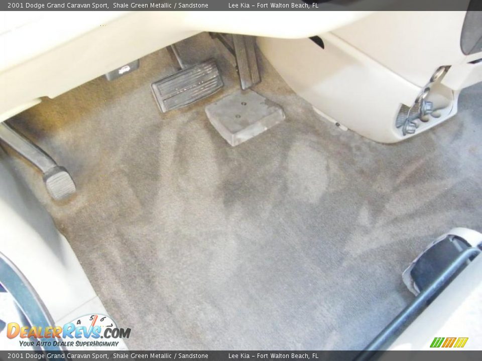 2001 Dodge Grand Caravan Sport Shale Green Metallic / Sandstone Photo #16