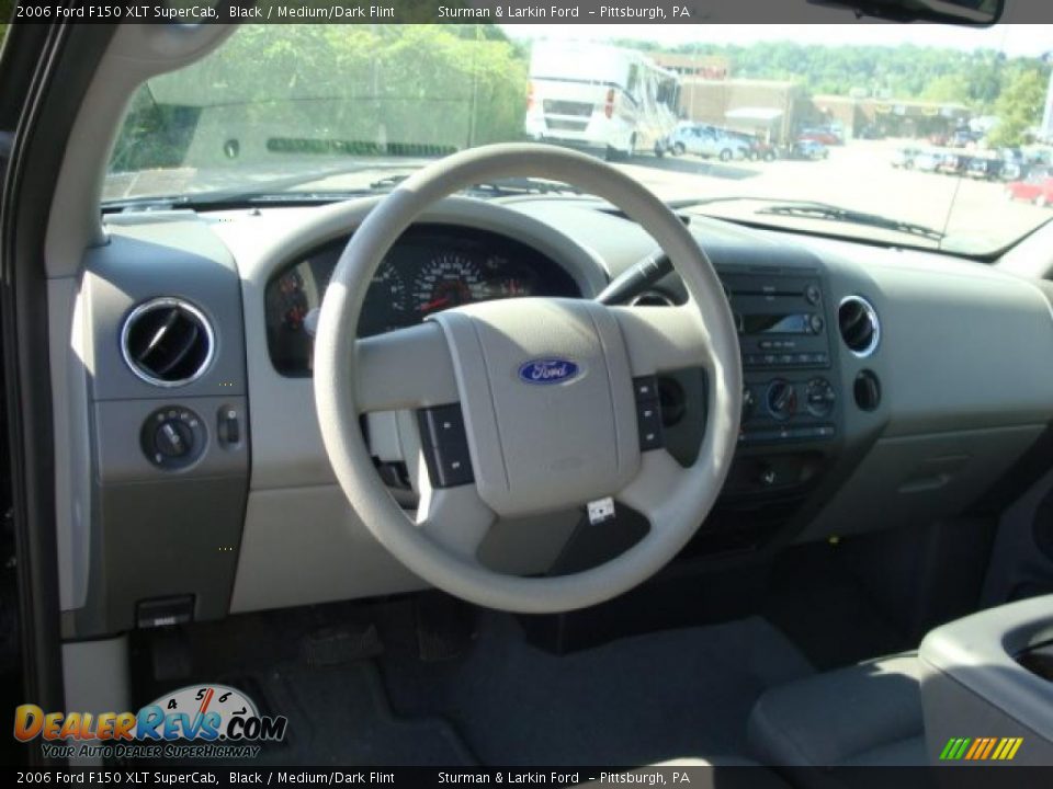 2006 Ford F150 XLT SuperCab Black / Medium/Dark Flint Photo #14
