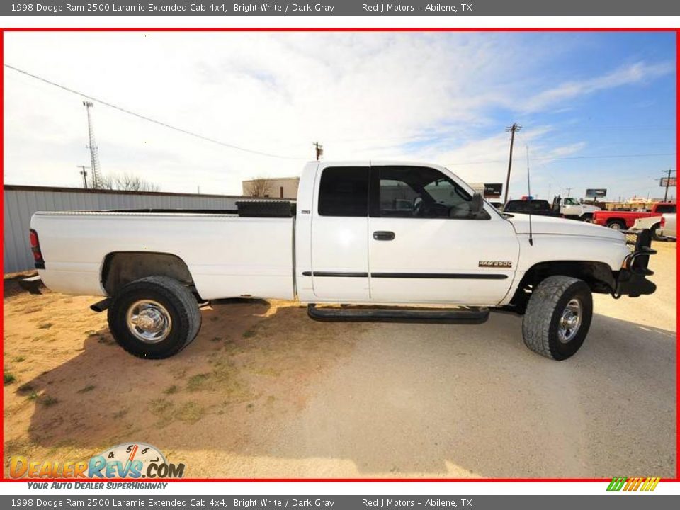 1998 Dodge Ram 2500 Laramie Extended Cab 4x4 Bright White / Dark Gray Photo #9