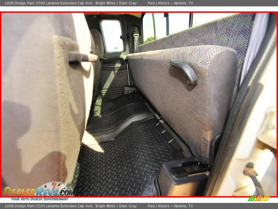 1998 Dodge Ram 2500 Laramie Extended Cab 4x4 Bright White / Dark Gray Photo #18