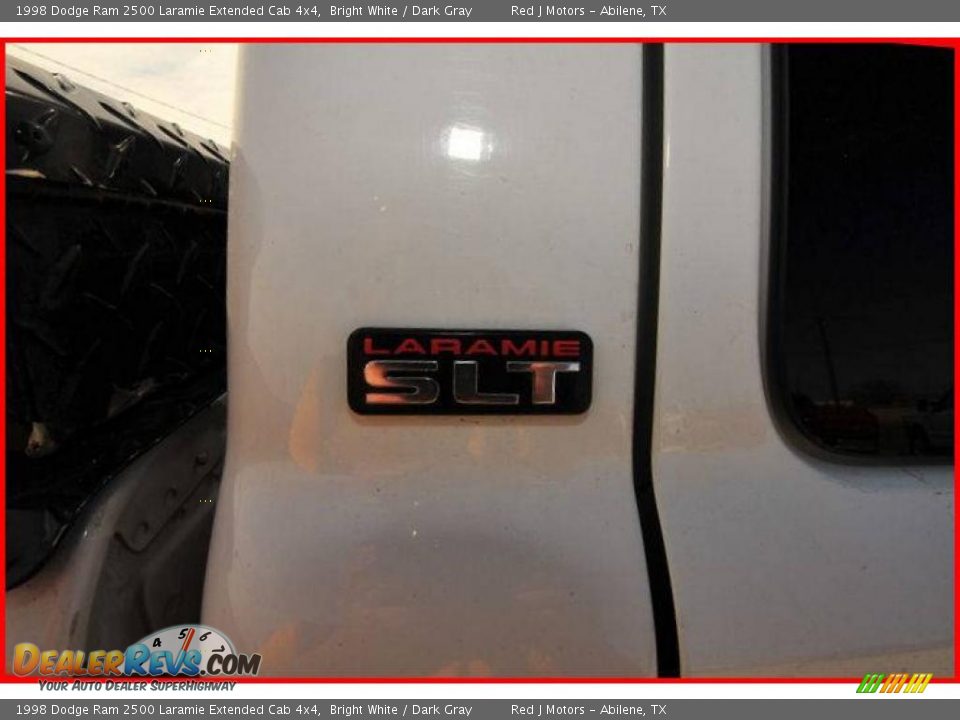 1998 Dodge Ram 2500 Laramie Extended Cab 4x4 Bright White / Dark Gray Photo #20