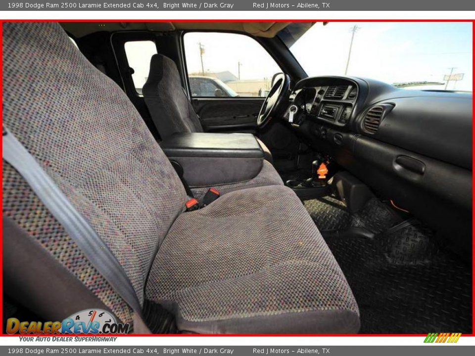 1998 Dodge Ram 2500 Laramie Extended Cab 4x4 Bright White / Dark Gray Photo #21
