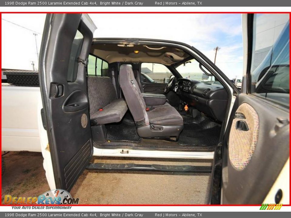 1998 Dodge Ram 2500 Laramie Extended Cab 4x4 Bright White / Dark Gray Photo #24