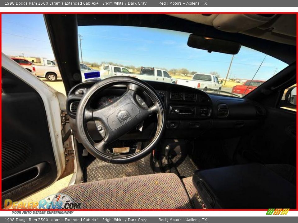 1998 Dodge Ram 2500 Laramie Extended Cab 4x4 Bright White / Dark Gray Photo #26