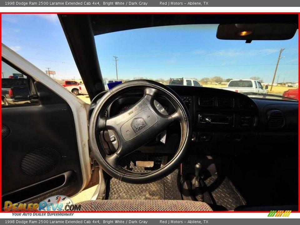 1998 Dodge Ram 2500 Laramie Extended Cab 4x4 Bright White / Dark Gray Photo #27