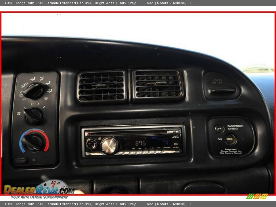 1998 Dodge Ram 2500 Laramie Extended Cab 4x4 Bright White / Dark Gray Photo #30