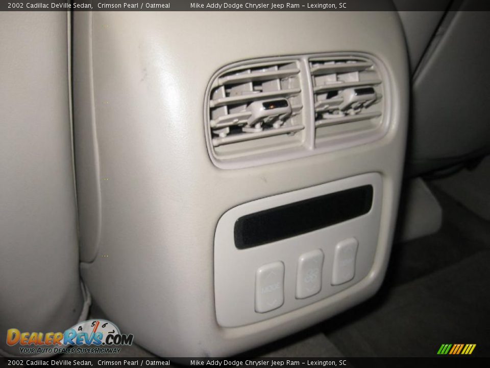 2002 Cadillac DeVille Sedan Crimson Pearl / Oatmeal Photo #16