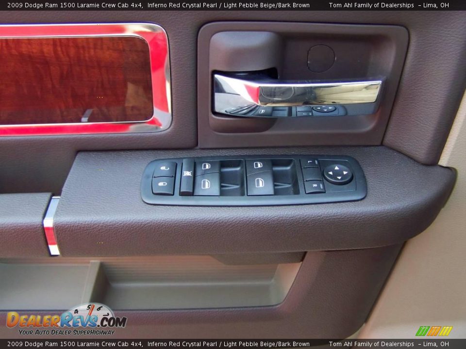 2009 Dodge Ram 1500 Laramie Crew Cab 4x4 Inferno Red Crystal Pearl / Light Pebble Beige/Bark Brown Photo #13