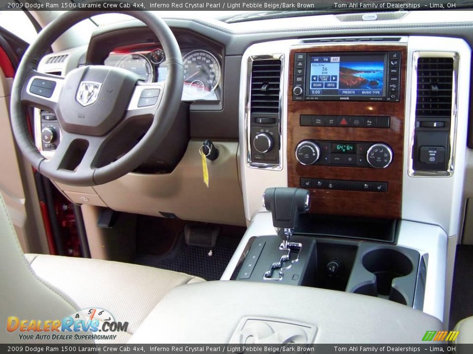 2009 Dodge Ram 1500 Laramie Crew Cab 4x4 Inferno Red Crystal Pearl / Light Pebble Beige/Bark Brown Photo #18