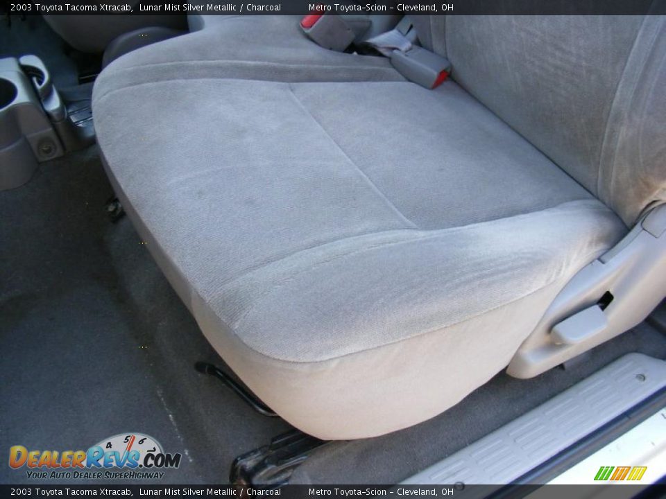 2003 Toyota Tacoma Xtracab Lunar Mist Silver Metallic / Charcoal Photo #10