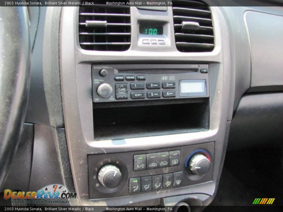 2003 Hyundai Sonata Brilliant Silver Metallic / Black Photo #17