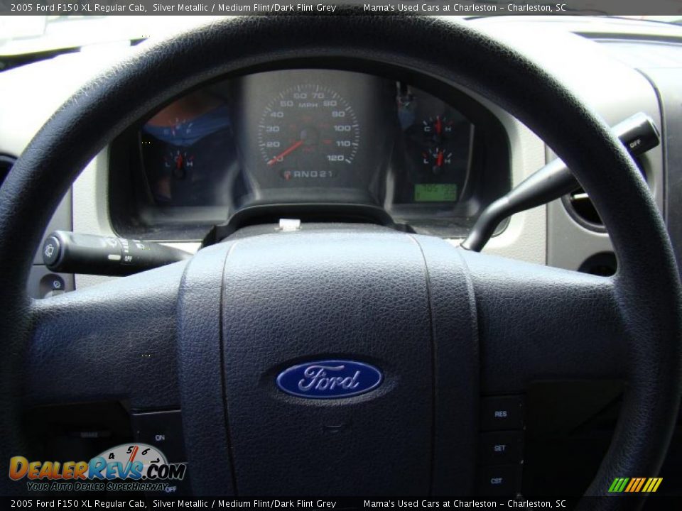 2005 Ford F150 XL Regular Cab Silver Metallic / Medium Flint/Dark Flint Grey Photo #20