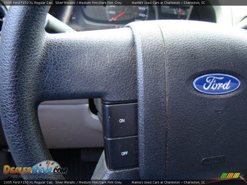 2005 Ford F150 XL Regular Cab Silver Metallic / Medium Flint/Dark Flint Grey Photo #21