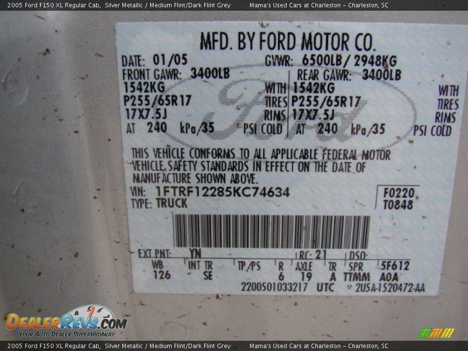 2005 Ford F150 XL Regular Cab Silver Metallic / Medium Flint/Dark Flint Grey Photo #24