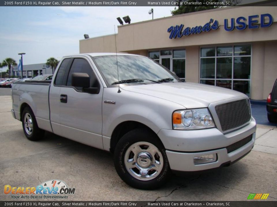 2005 Ford F150 XL Regular Cab Silver Metallic / Medium Flint/Dark Flint Grey Photo #27