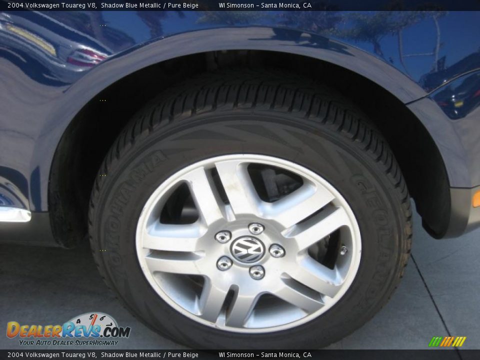 2004 Volkswagen Touareg V8 Shadow Blue Metallic / Pure Beige Photo #31