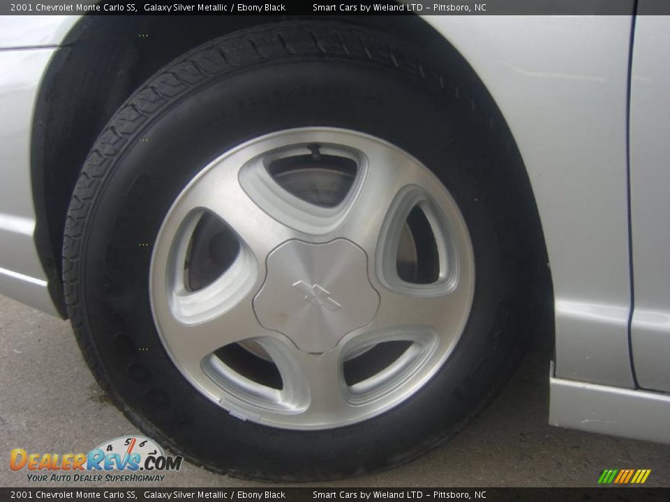 2001 Chevrolet Monte Carlo SS Galaxy Silver Metallic / Ebony Black Photo #17