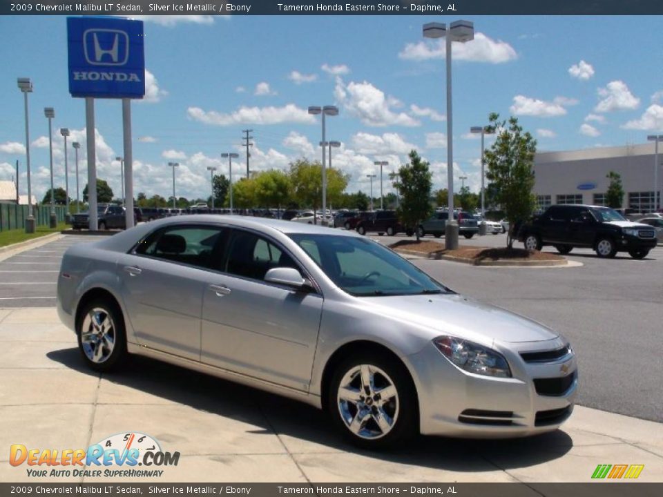 2009 Chevrolet Malibu LT Sedan Silver Ice Metallic / Ebony Photo #3