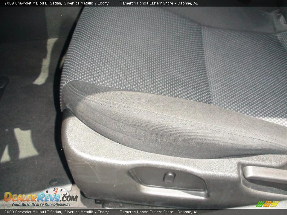 2009 Chevrolet Malibu LT Sedan Silver Ice Metallic / Ebony Photo #17