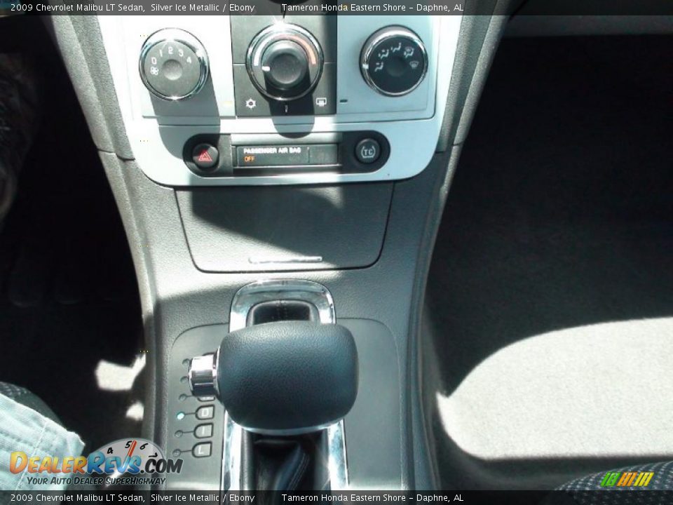 2009 Chevrolet Malibu LT Sedan Silver Ice Metallic / Ebony Photo #24