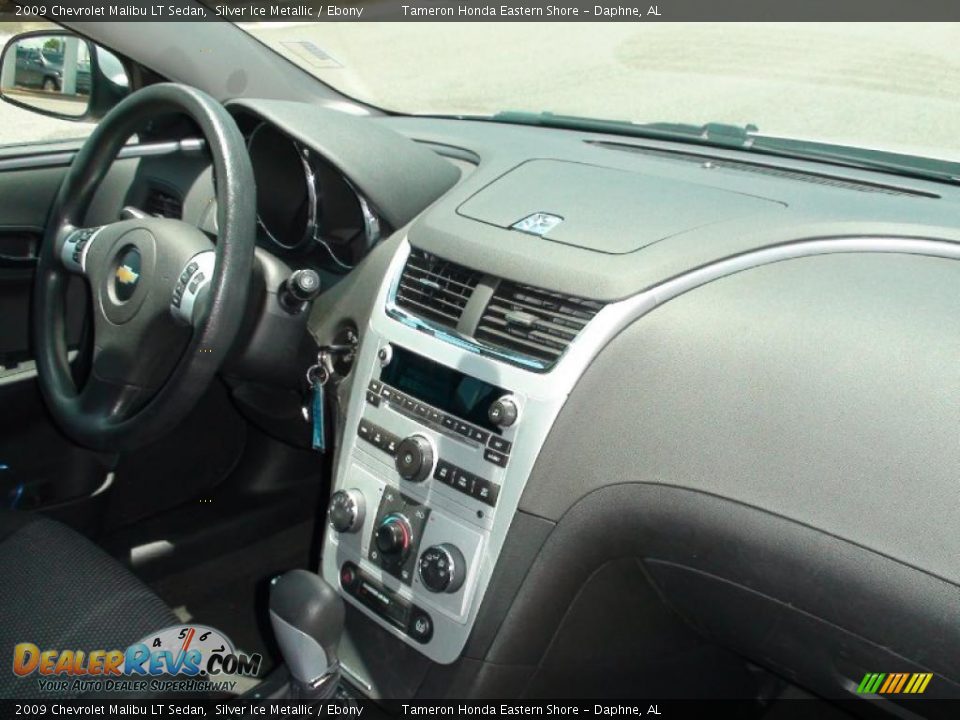 2009 Chevrolet Malibu LT Sedan Silver Ice Metallic / Ebony Photo #27