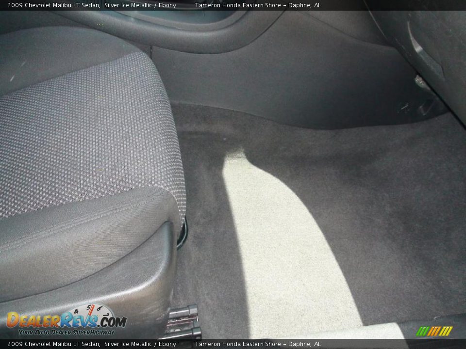 2009 Chevrolet Malibu LT Sedan Silver Ice Metallic / Ebony Photo #29