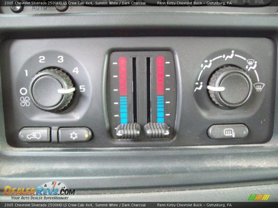 2005 Chevrolet Silverado 2500HD LS Crew Cab 4x4 Summit White / Dark Charcoal Photo #22