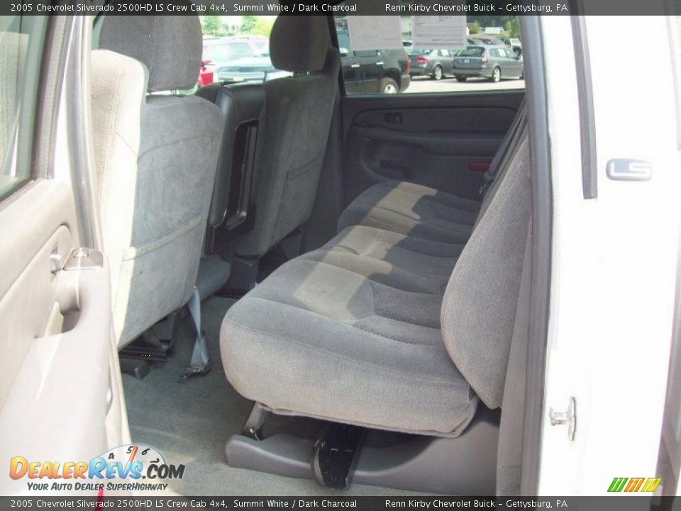 2005 Chevrolet Silverado 2500HD LS Crew Cab 4x4 Summit White / Dark Charcoal Photo #26